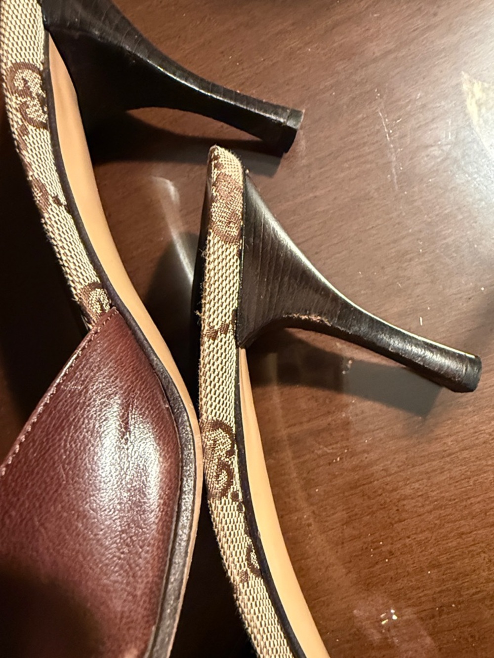 Gucci Brown GG Canvas Pointed Mules with Bow Trim - Picture 11 of 11